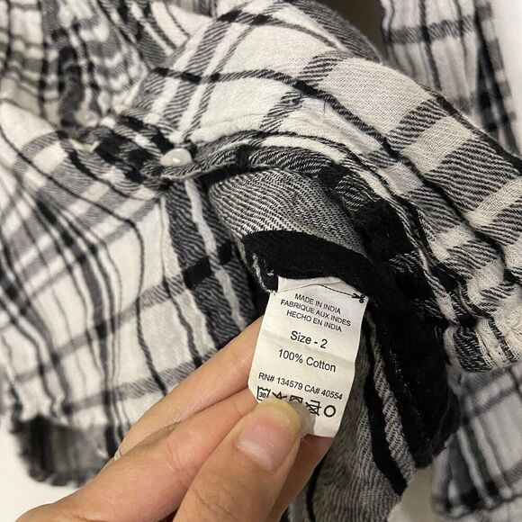 SUNDRY black white plaid flannel button down flannel shirt size 2 medium - Picture 3 of 4